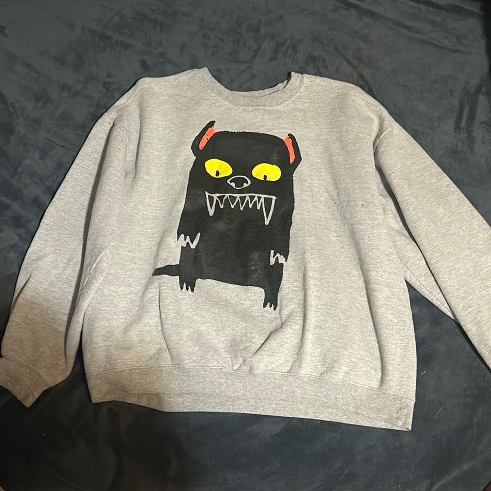 Sweatshirt